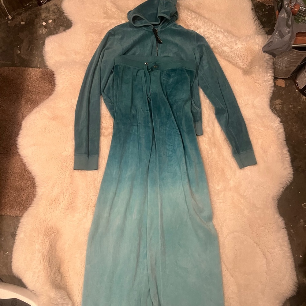 Juicy Couture y2k boutique Velour Hoodie and Joggers 2 piece L bottom XL Hoodie. - Picture 4 of 13